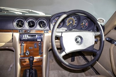 Lot 142 - 1983 Mercedes-Benz 500SL