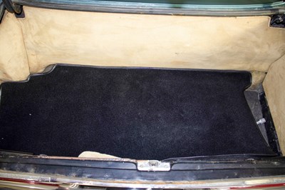 Lot 142 - 1983 Mercedes-Benz 500SL