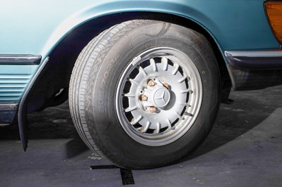 Lot 142 - 1983 Mercedes-Benz 500SL
