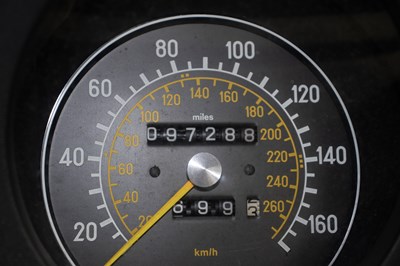 Lot 142 - 1983 Mercedes-Benz 500SL
