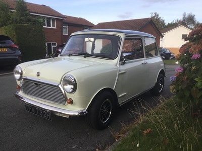 Lot 1969 Austin Mini 1000