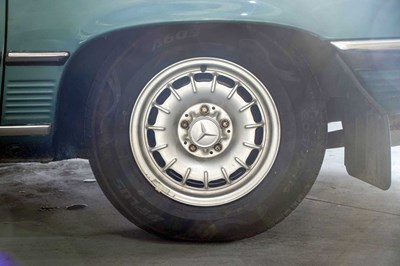 Lot 1983 Mercedes-Benz 500SL