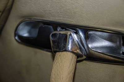 Lot 1983 Mercedes-Benz 500SL