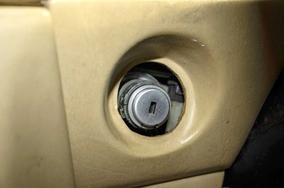 Lot 1983 Mercedes-Benz 500SL