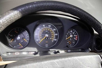 Lot 1983 Mercedes-Benz 500SL