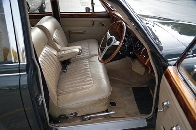 Lot 1965 Daimler V8-250