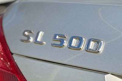 Lot 2002 Mercedes-Benz SL 500
