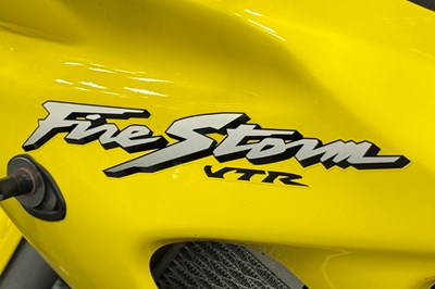 Lot 2003 Honda VTR1000 Firestorm