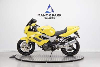 Lot 2003 Honda VTR1000 Firestorm