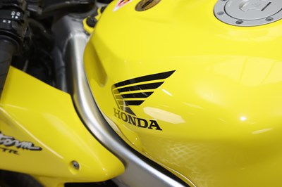 Lot 2003 Honda VTR1000 Firestorm