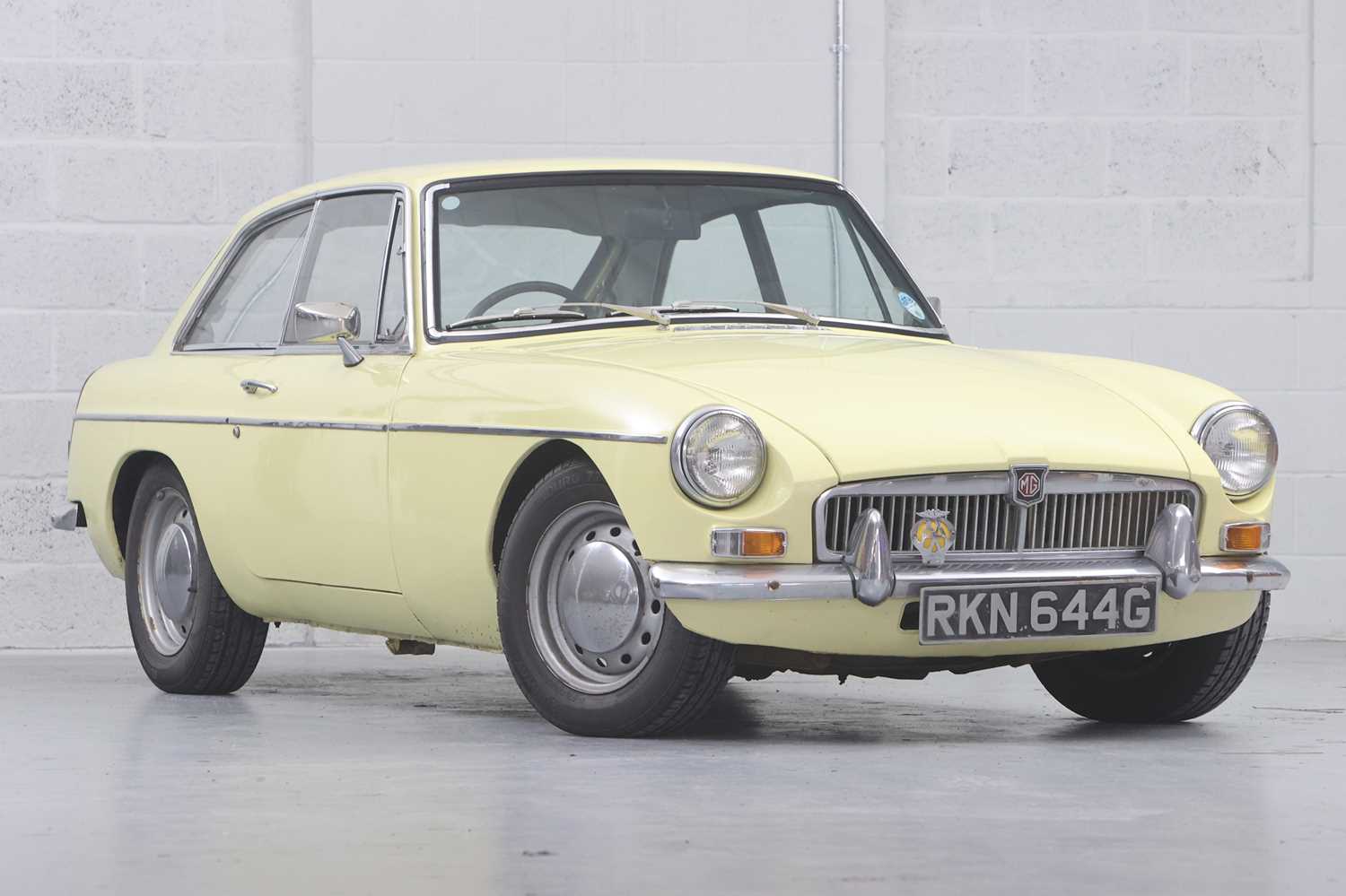 1969 MG B GT