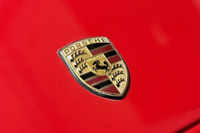 Lot 1990 Porsche 928 GT