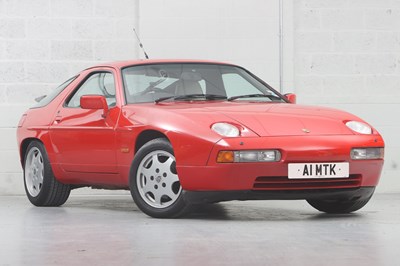 Lot 1990 Porsche 928 GT