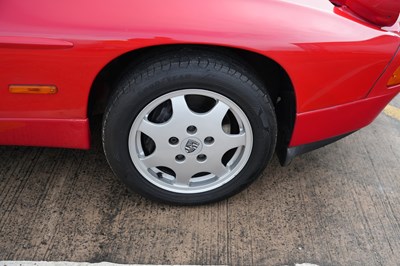 Lot 1990 Porsche 928 GT