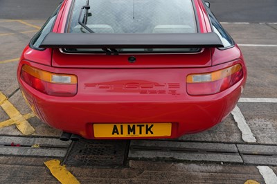 Lot 1990 Porsche 928 GT