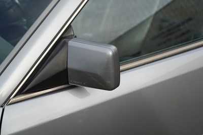 Lot 1989 Mercedes-Benz 300 CE