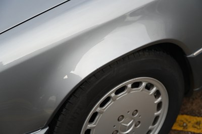 Lot 1989 Mercedes-Benz 300 CE