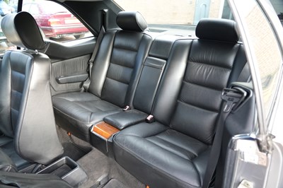 Lot 1989 Mercedes-Benz 300 CE