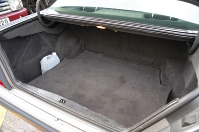 Lot 1989 Mercedes-Benz 300 CE