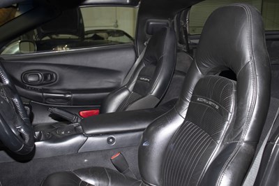Lot 2004 Chevrolet C5 Corvette Coupe