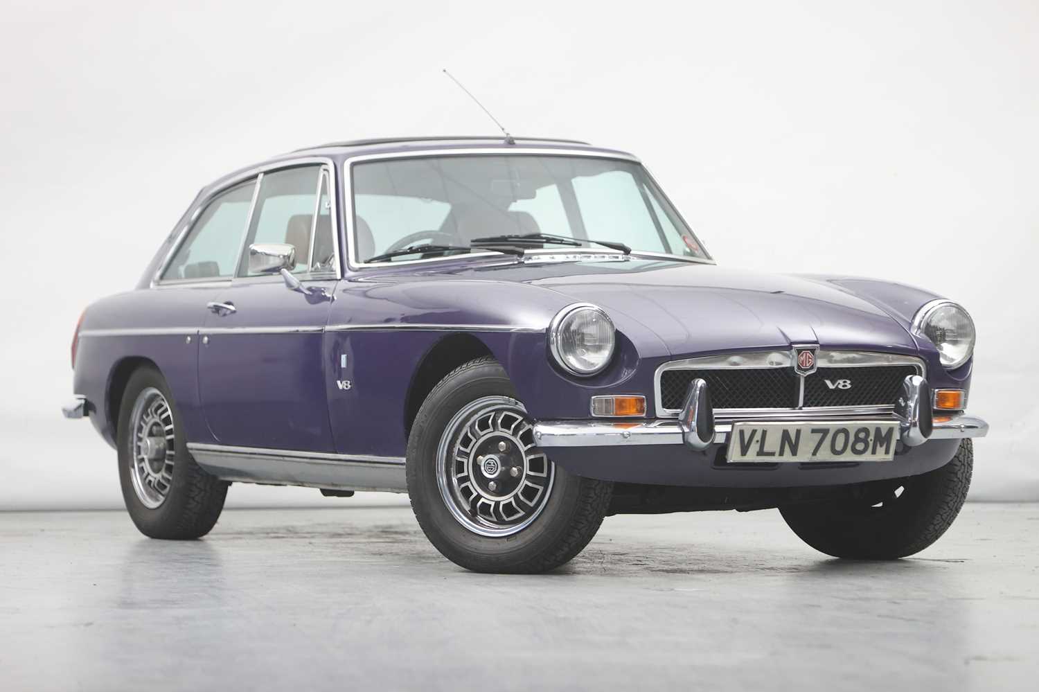 Lot 1973 MG B GT V8