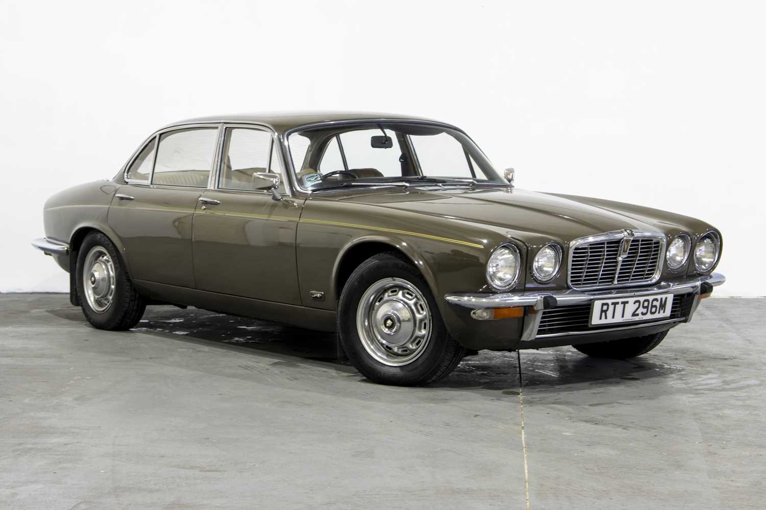 1973 Jaguar XJ12