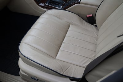 Lot 2001 Range Rover Vogue 4.6