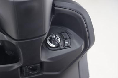 Lot 2024 Yamaha Neos