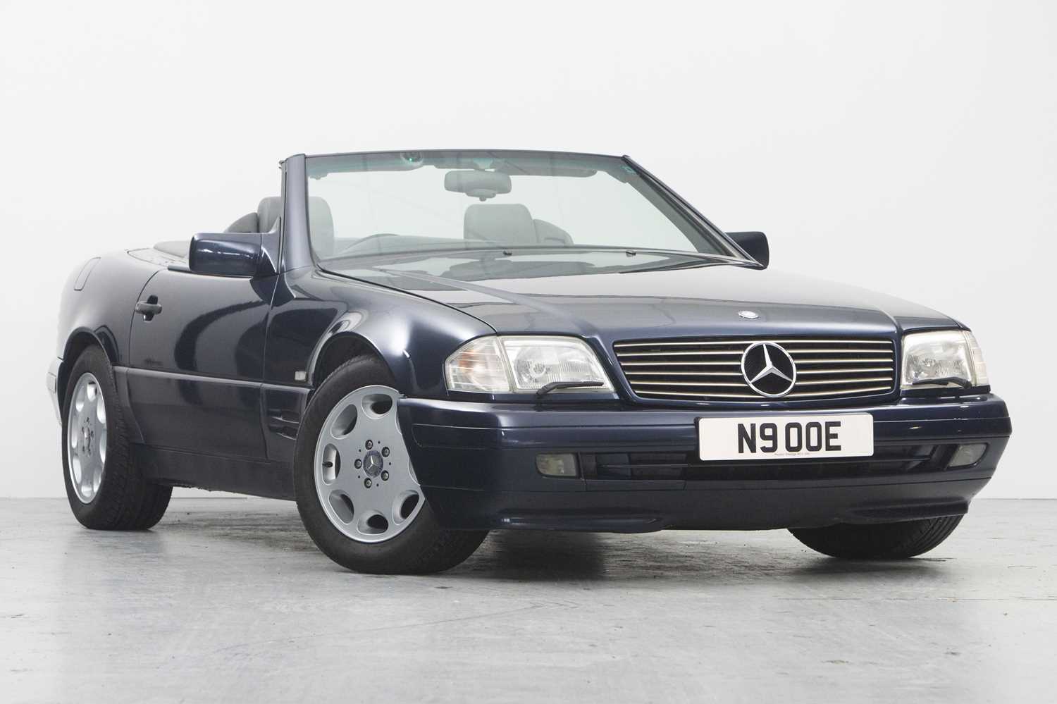 Lot 229 - 1996 Mercedes-Benz SL 320