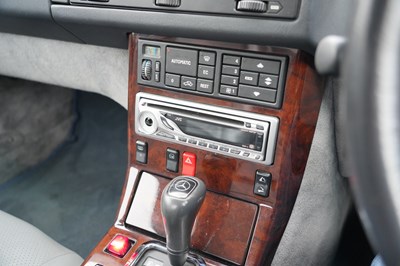 Lot 229 - 1996 Mercedes-Benz SL 320