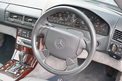 Lot 229 - 1996 Mercedes-Benz SL 320