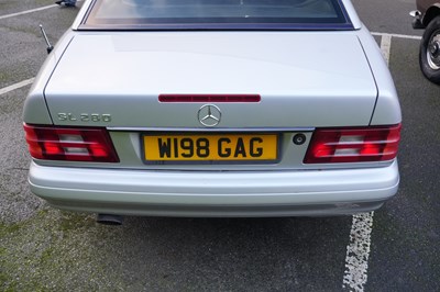 Lot 207 - 2000 Mercedes-Benz SL 280