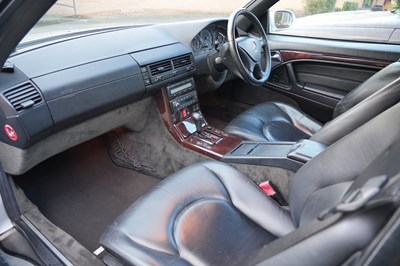 Lot 207 - 2000 Mercedes-Benz SL 280