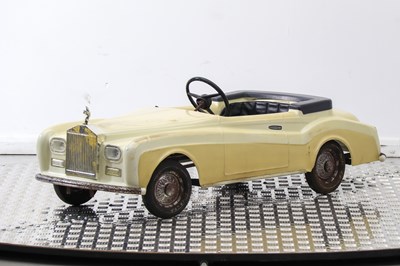Lot 243 - Tri-ang Rolls Royce