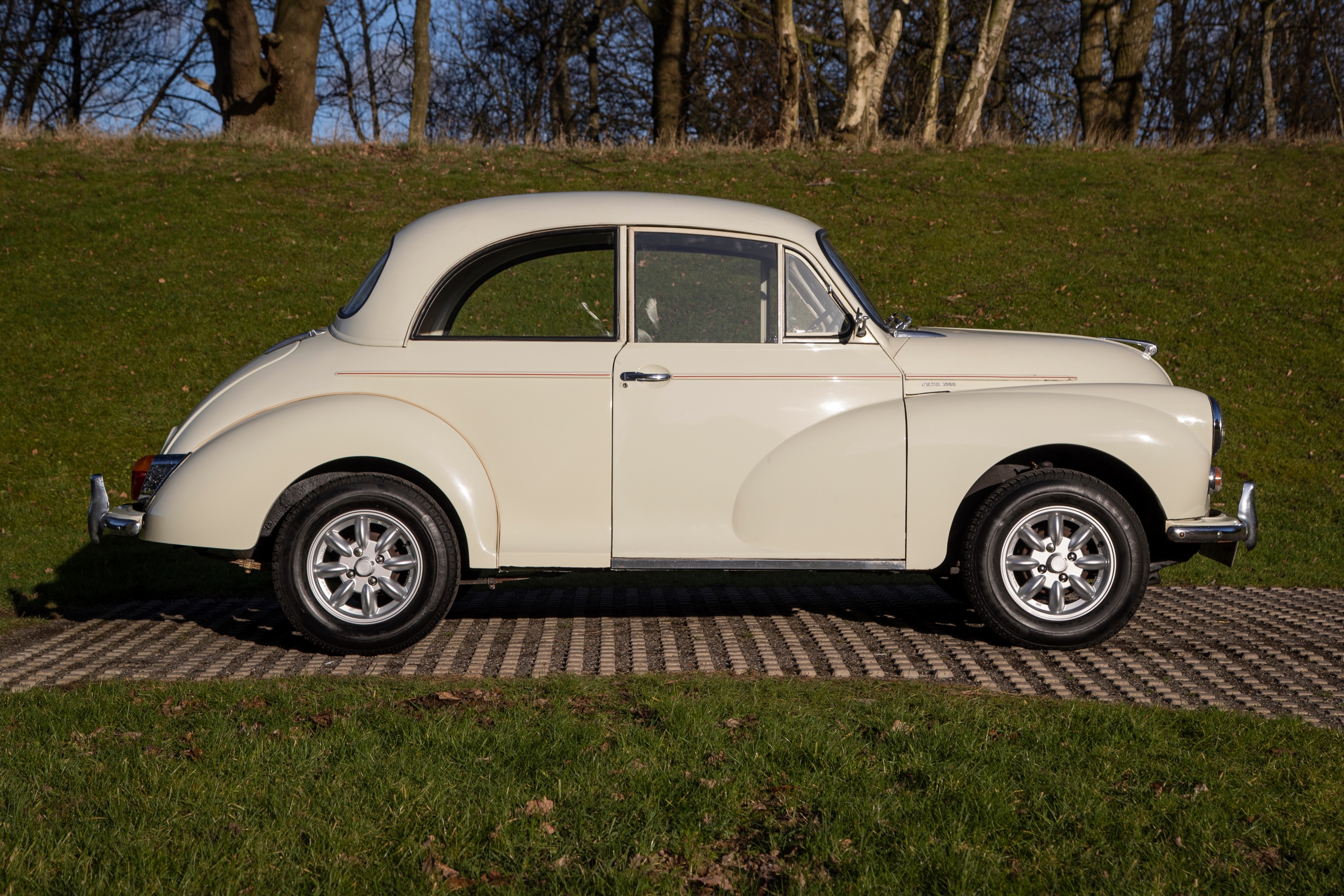 安価 処分価格 SPOT-ON MORRIS MINOR 1000 北アイルランド製