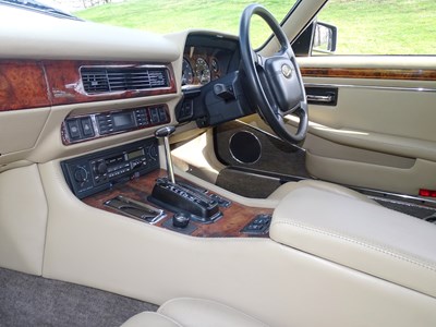 Lot 68 - 1991 Jaguar XJ-S 5.3 Convertible