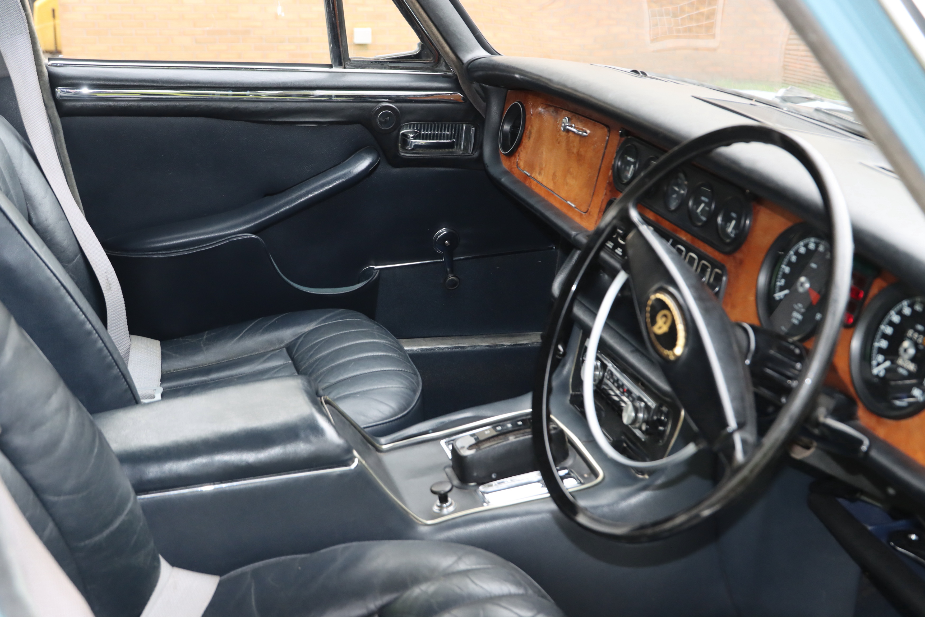 Lot 36 - 1971 Daimler Sovereign 4.2