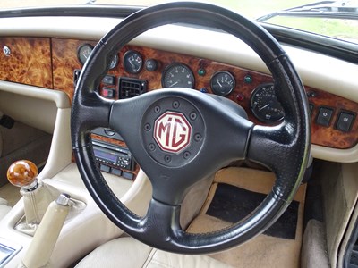Lot 67 - 1994 MG R V8