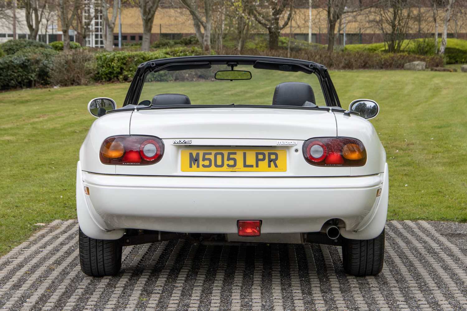 Lot 23 - 1995 Mazda MX-5