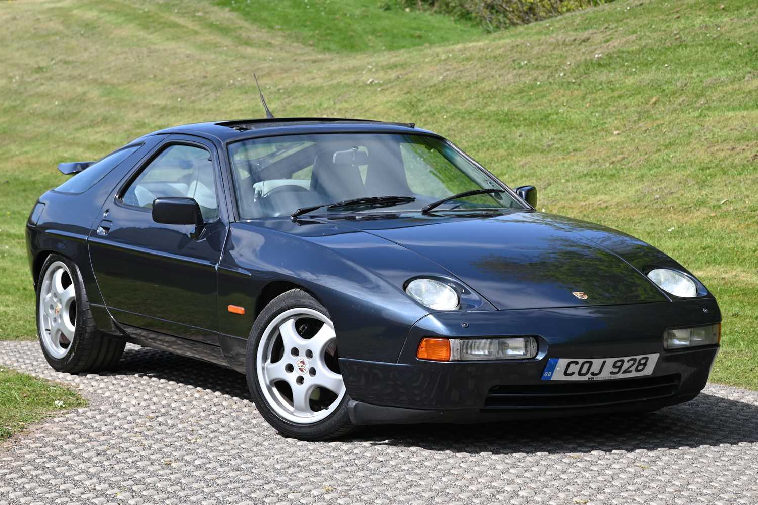 Lot 69 - 1991 Porsche 928 S4