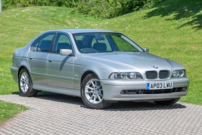 Lot 2003 BMW 525i SE