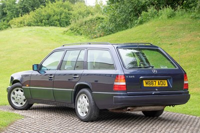 Lot 20 - 1994 Mercedes-Benz E 320 Estate 7-Seater