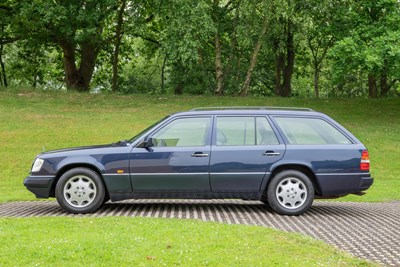 Lot 20 - 1994 Mercedes-Benz E 320 Estate 7-Seater