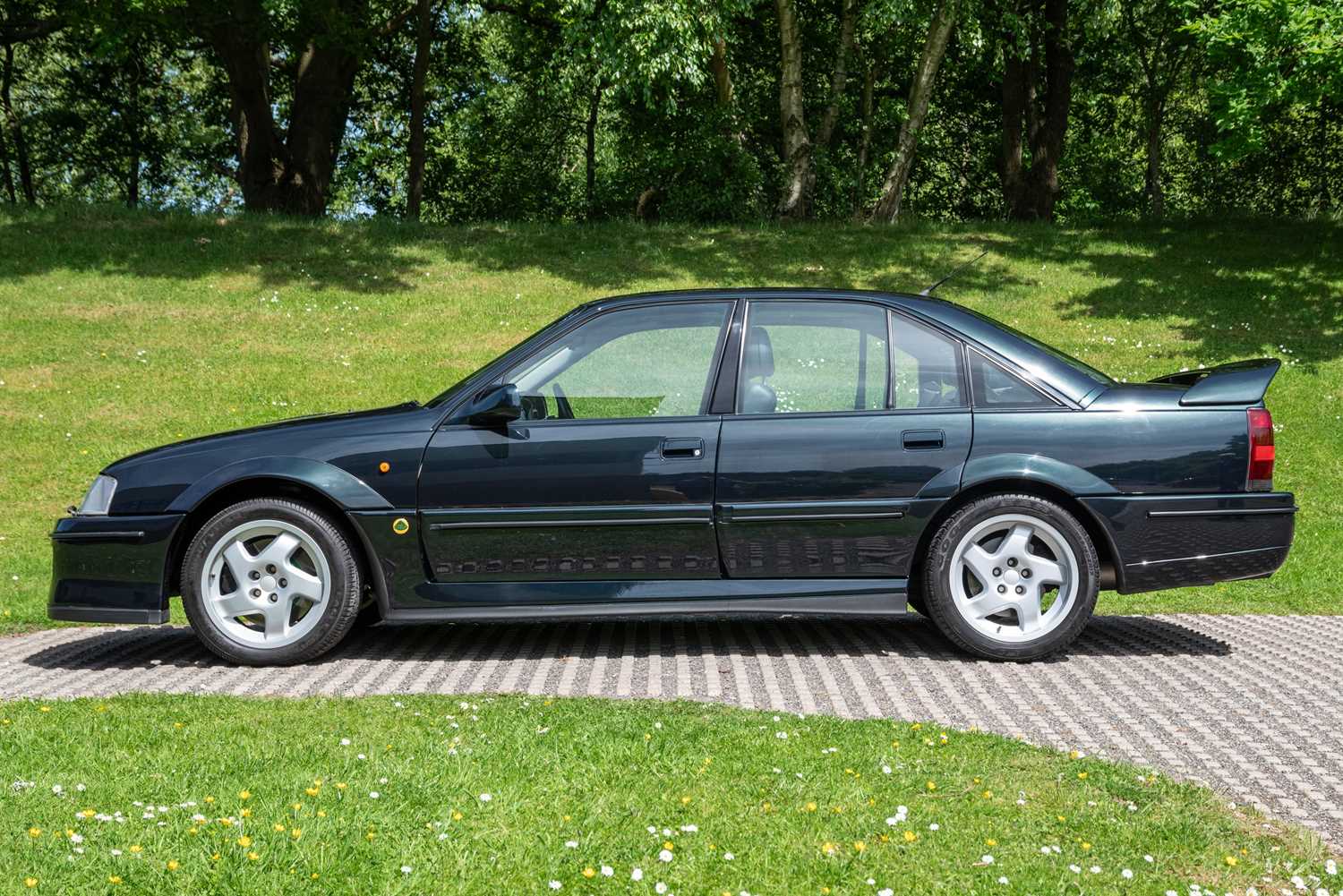 Lot 35 - 1993 Vauxhall Lotus Carlton