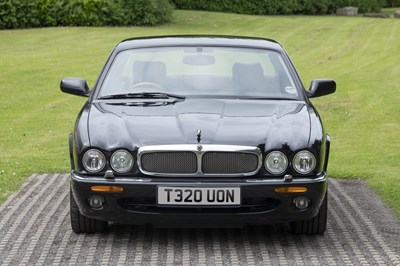 Lot 67 - 1999 Jaguar XJR 4.0 V8