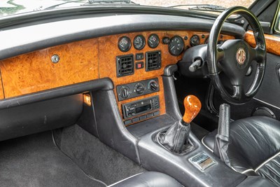 Lot 13 - 1994 MG R V8