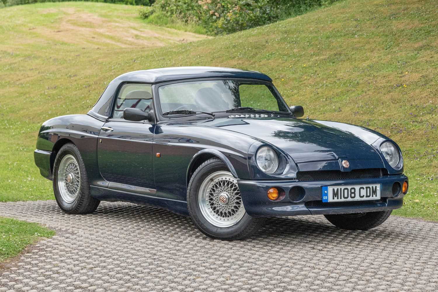 Lot 13 - 1994 MG R V8