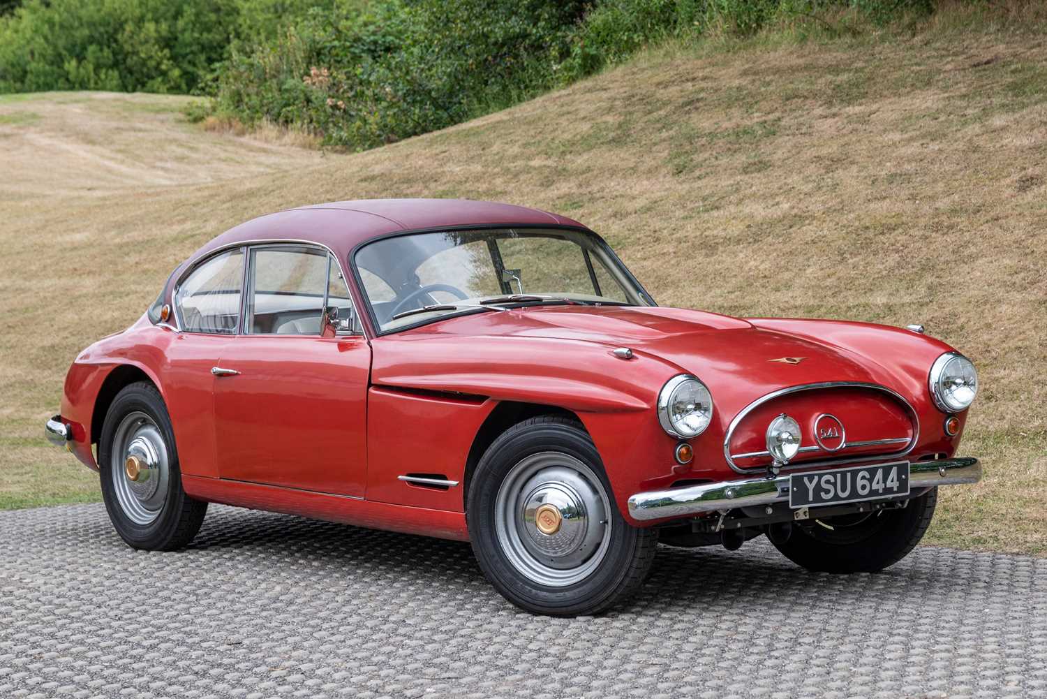 Lot 38 - 1955 Jensen 541