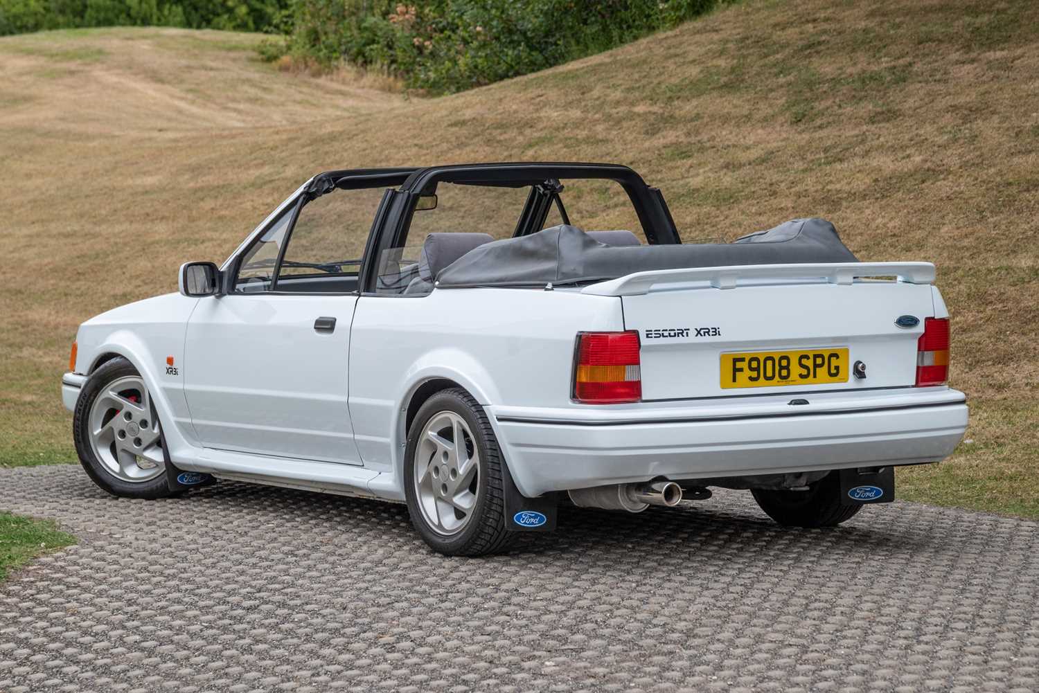 Lot 71 1989 Ford Escort XR3i Cabriolet lot-71-1989-ford-escort-xr3i-cabriolet