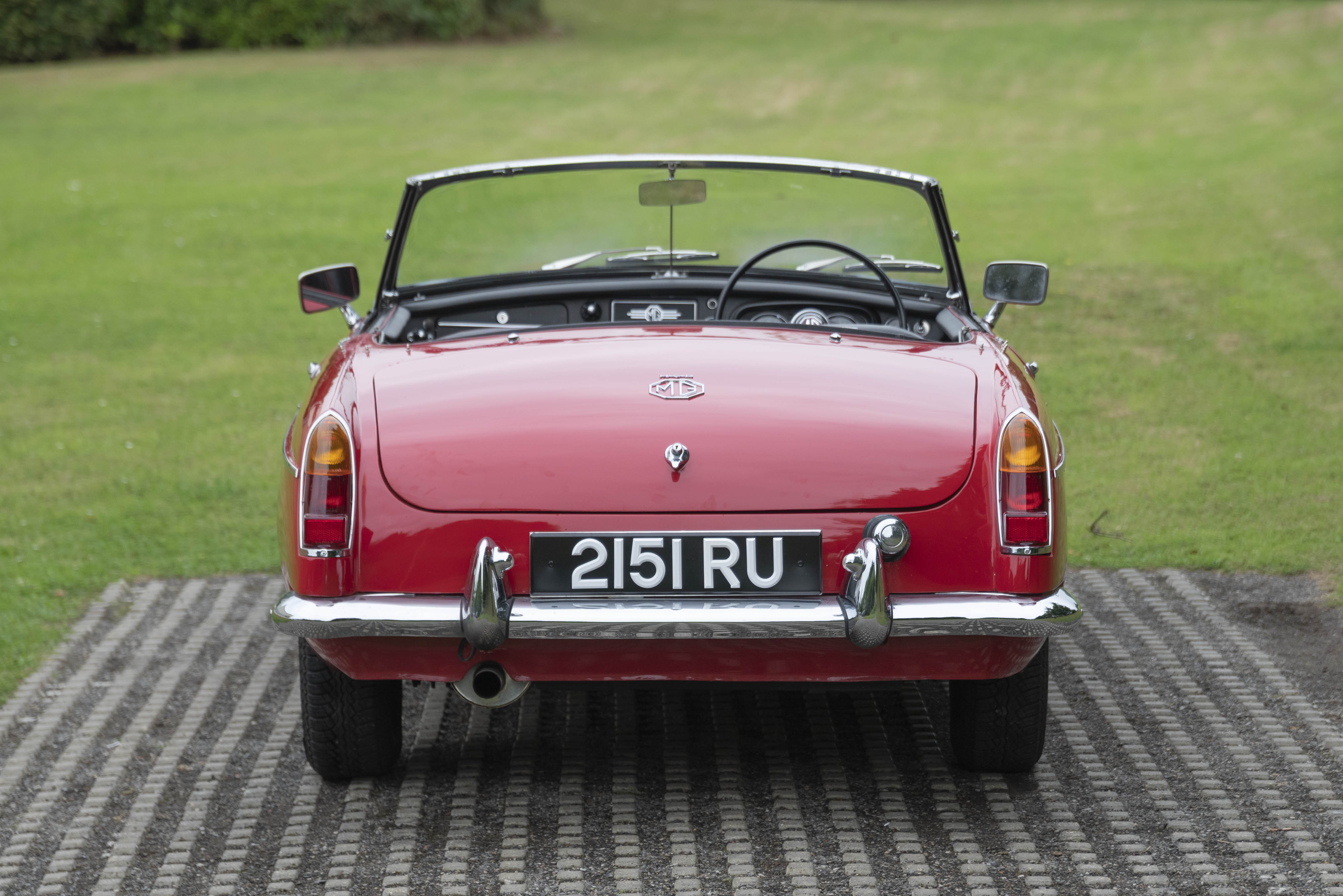 Lot 6 - 1962 MG B Roadster